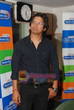 Shaan promote film Aashayein in Radio City on 23rd July 2010 (8) - Copy.JPG
